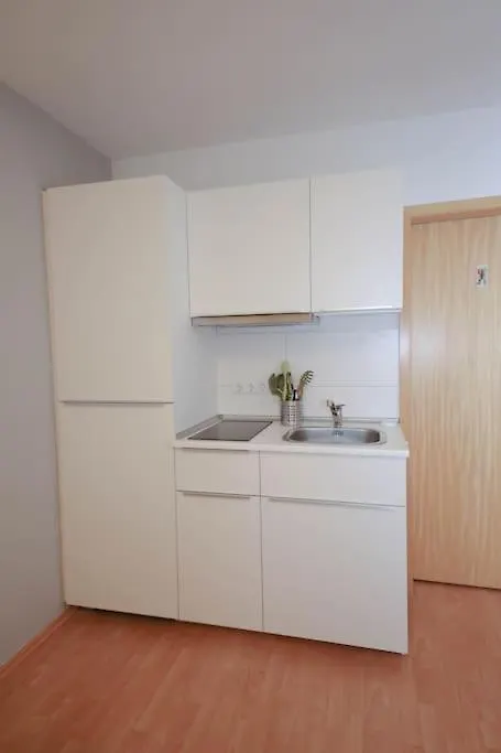Apartment Wohnen Auf Zeit In Der Koelner Suedstadt Germany